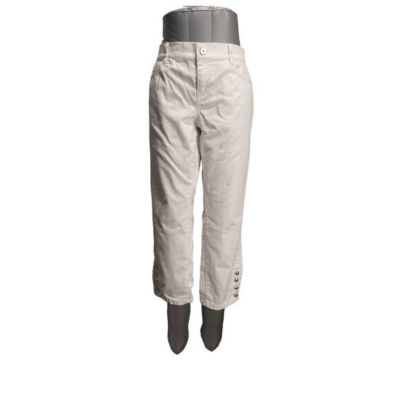 White House Black Market Feel Beautiful slim studded white capris size 6 - Picture 1 of 11